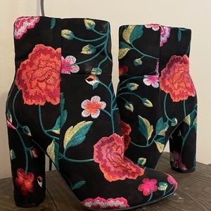 Womens floral heels size US 7